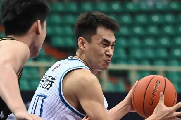 关于阿森纳内部会议纪要流出——转会期扳平良机；CBA常规赛使命明确；临场指挥获称赞的信息